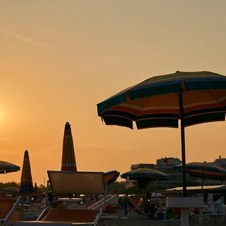 Apartament Sun, Sea And Poolside Bliss-beahost